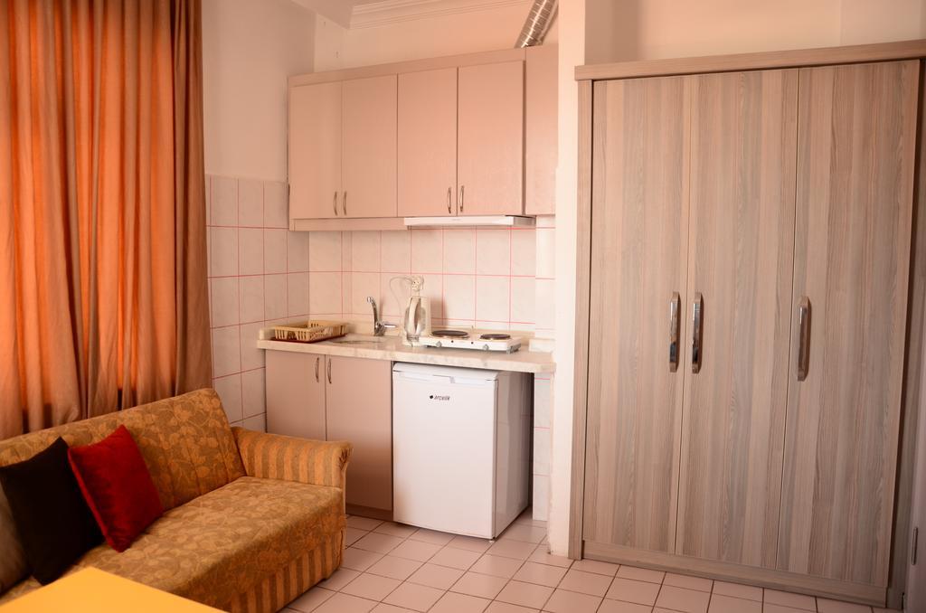 Sun Flower Apart Hotel 시데 객실 사진
